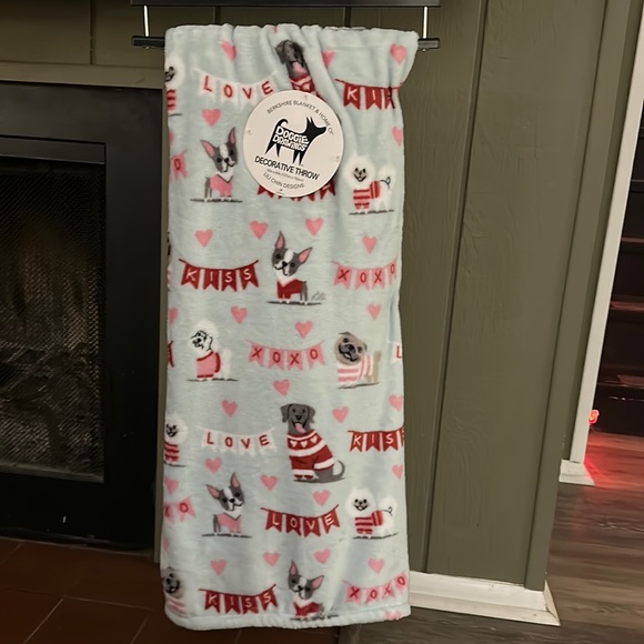 Other - ♥️🐶🩷 🆕 Plush throw